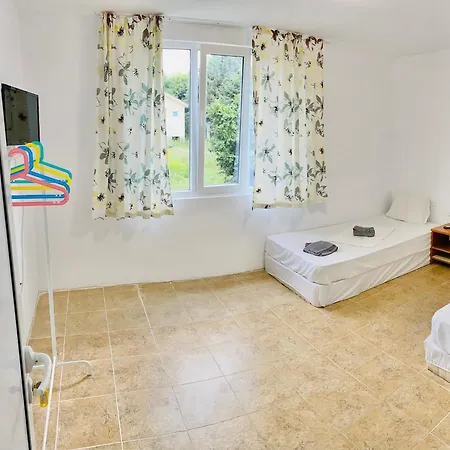 Къща за гости Fayna Byala & Bungalows Бяла