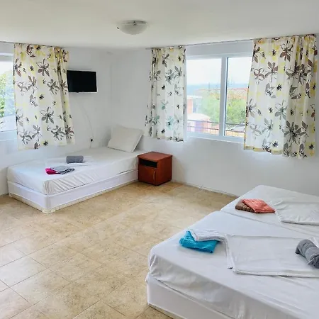 Pensiune Fayna Byala & Bungalows
